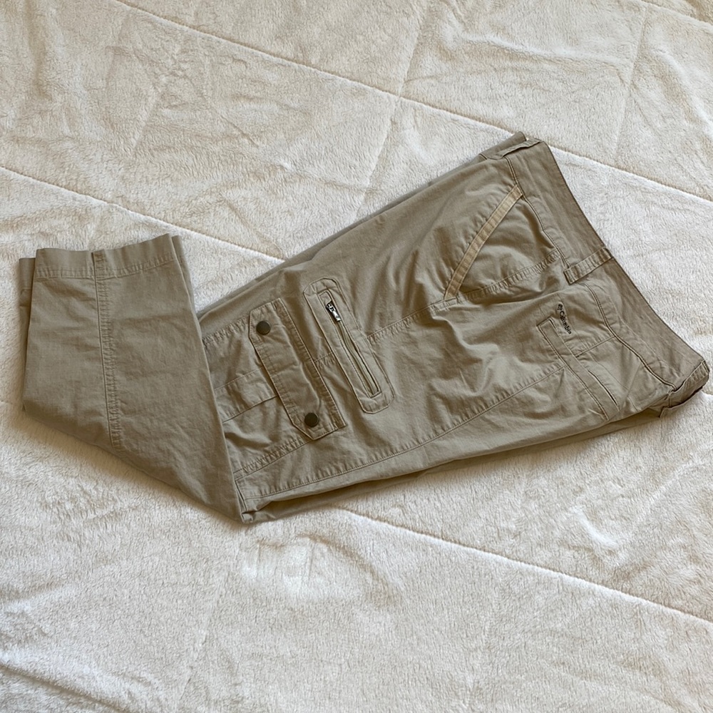 Columbia Khaki Cargo pants, Size 12